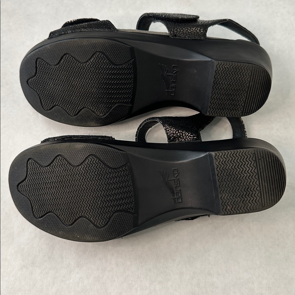 Dansko Sonnet Black Metallic Leather Sandals - Picture 7 of 8